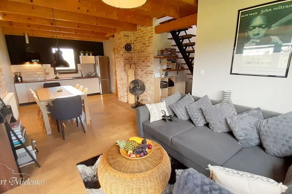 House | Private kitchen | Electric kettle, highchair