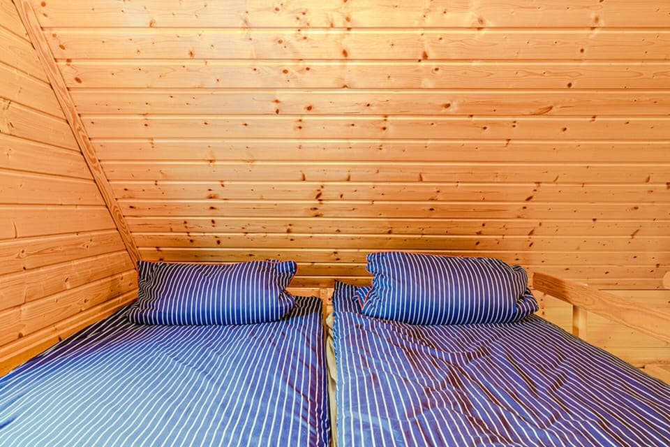 House | 2 bedrooms, individually furnished, bed sheets