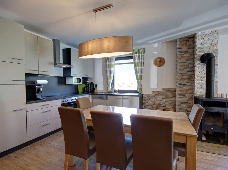 Chalet | Private kitchen | Electric kettle, toaster, highchair