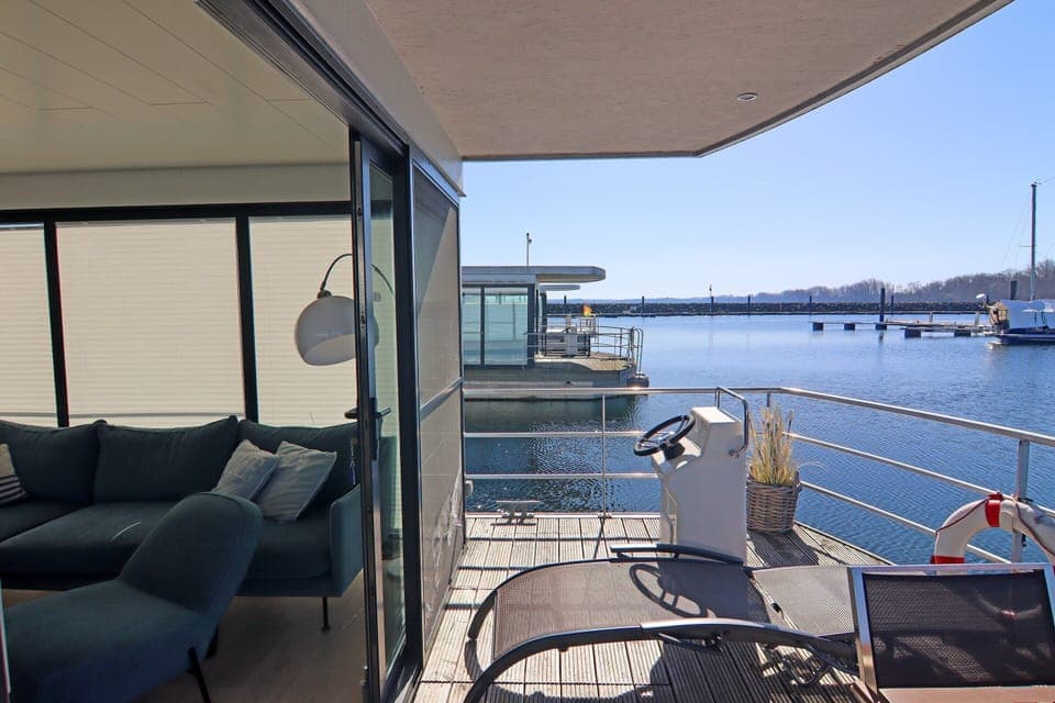 Mobile Home | Balcony