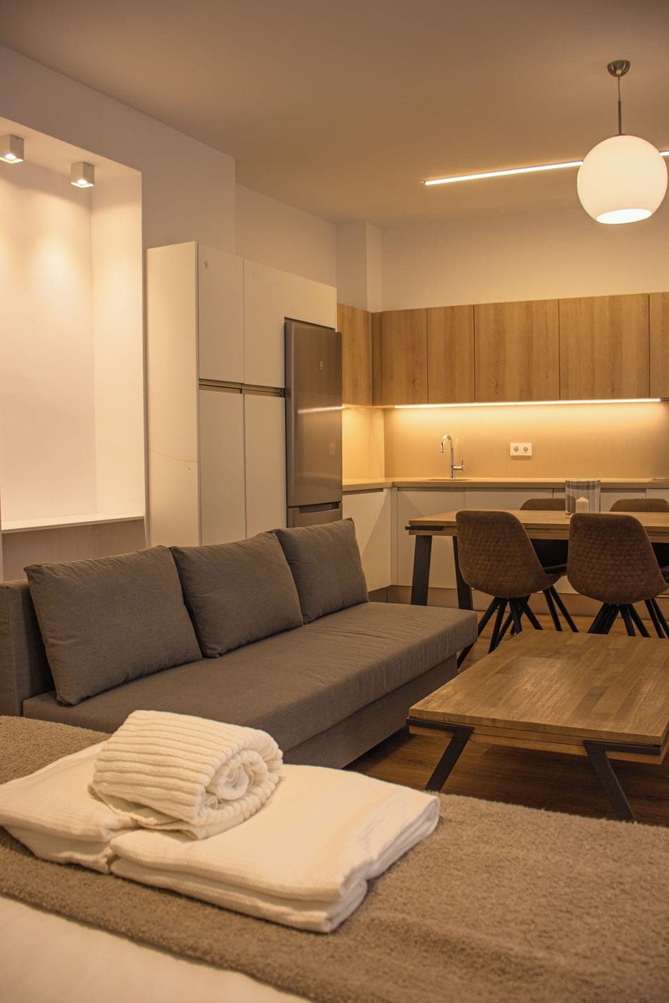 Apartment, Balcony, City View | Living area