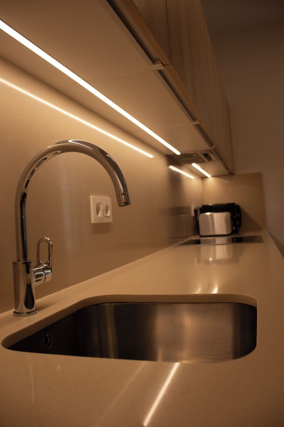 Apartment, Balcony, City View | Private kitchen | Electric kettle