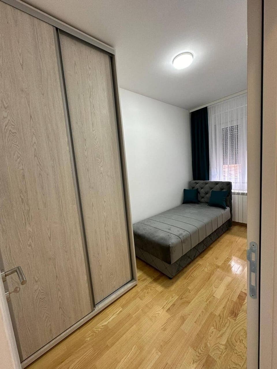 3 bedrooms, blackout drapes, free WiFi