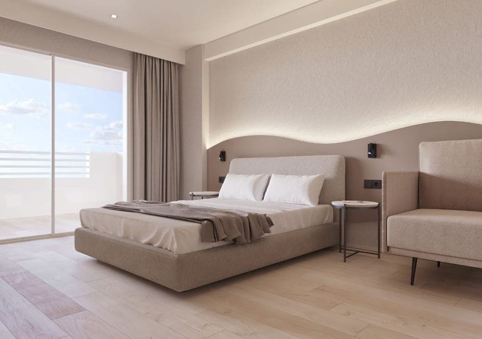 Minibar, in-room safe, desk, iron/ironing board