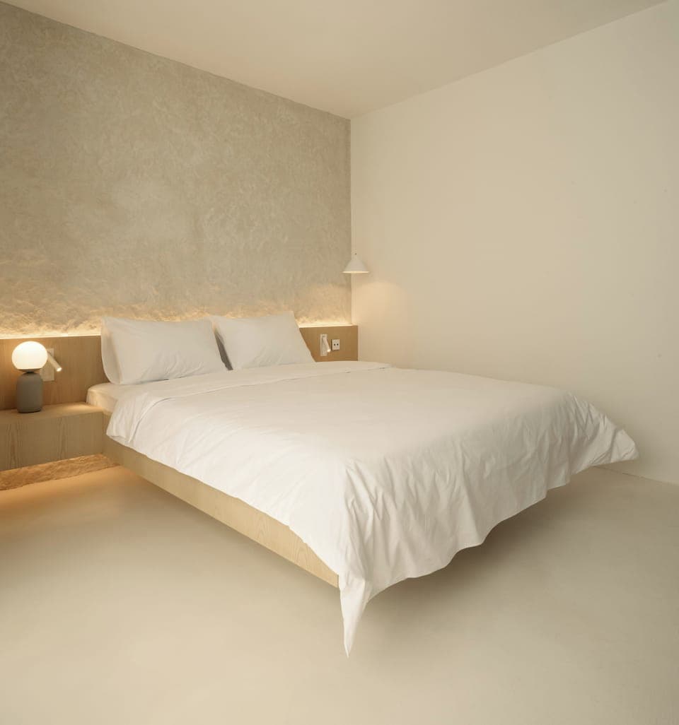 Deluxe Double Room | In-room safe, desk, laptop workspace, blackout drapes