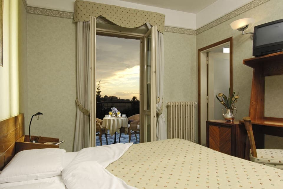 Minibar, in-room safe, desk, soundproofing