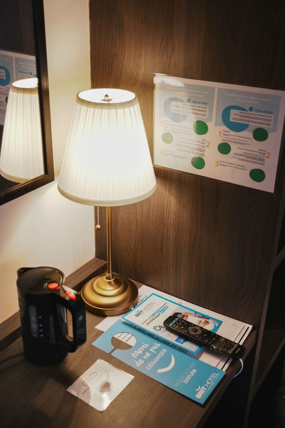 Desk, laptop workspace, free WiFi