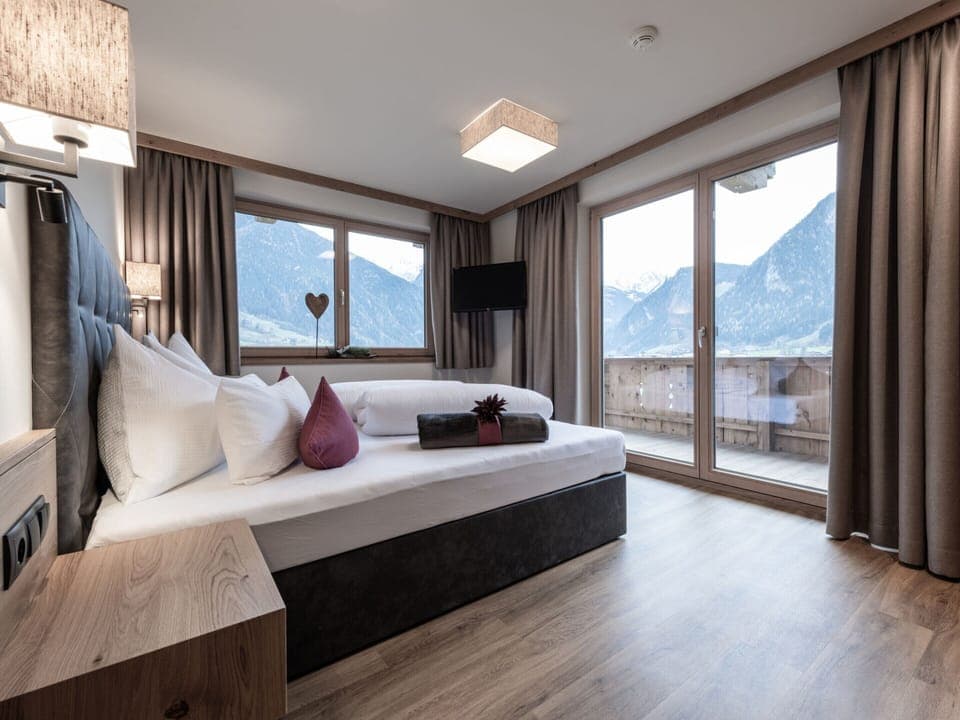 Comfort House, 2 Bedrooms | 5 bedrooms, individually furnished, bed sheets