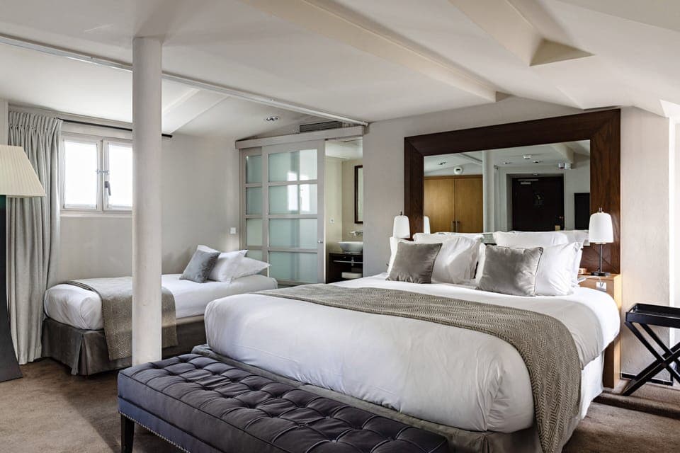 Premium Room, 1 King Bed with Sofa bed (Spacious King) | Premium bedding, minibar, in-room safe, desk