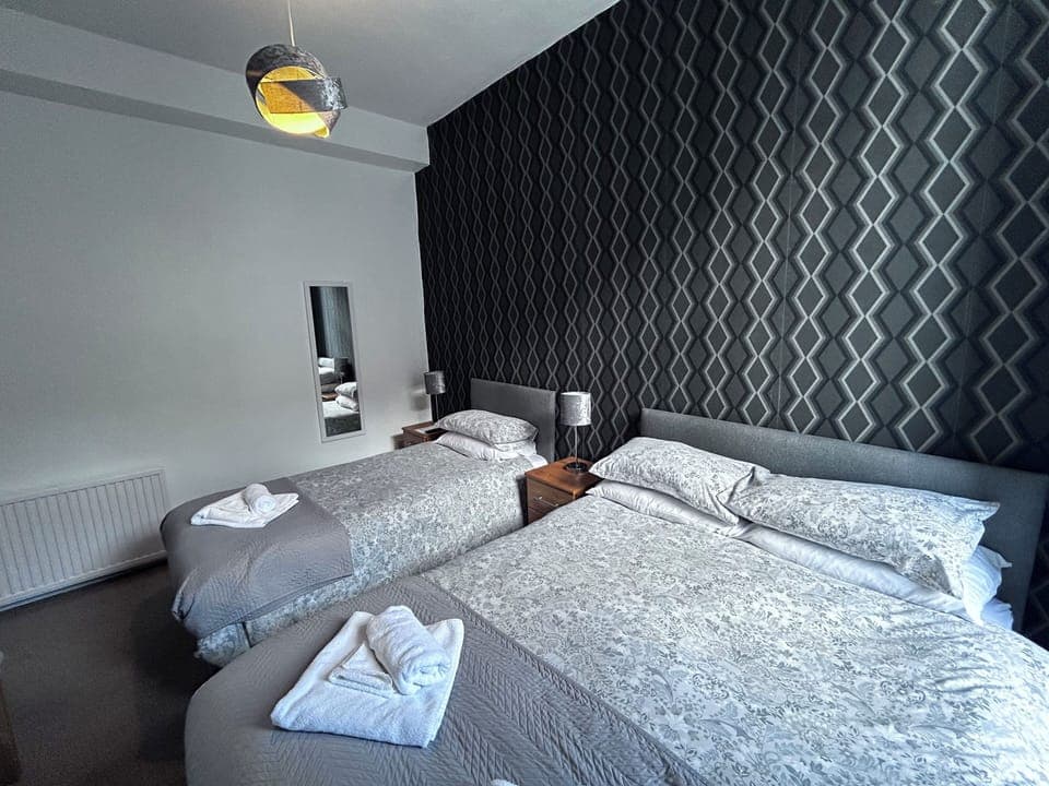 Classic Twin Room | Iron/ironing board, free WiFi