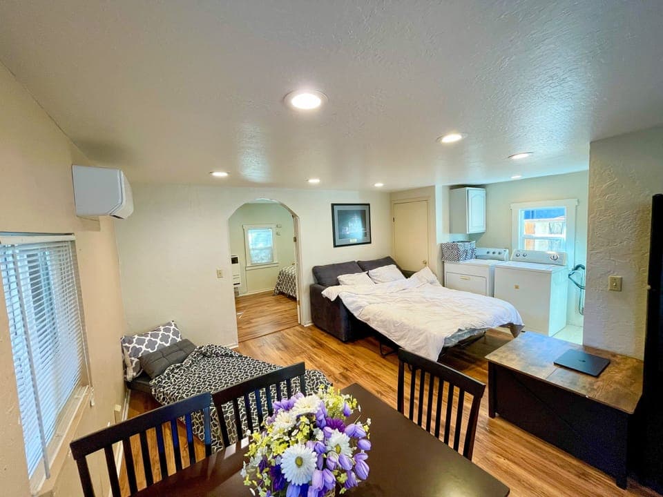 Cabin | Living area | Computer monitors