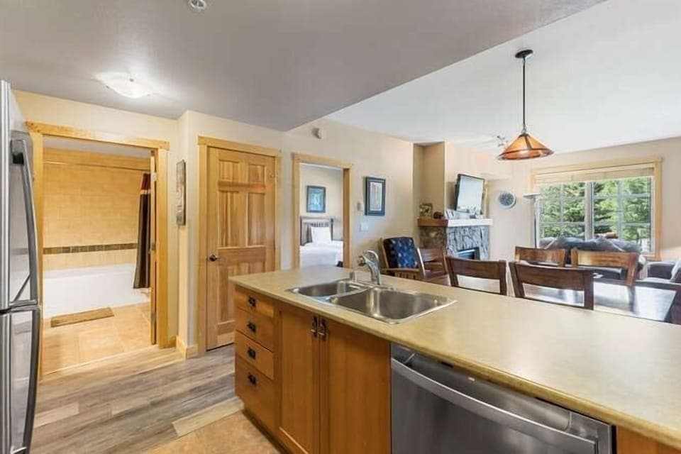 Condo, 2 Bedrooms | Interior