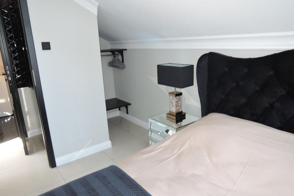 House | 4 bedrooms, individually furnished, bed sheets