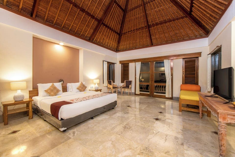 Family Villa, 2 Bedrooms, Private Pool, Garden View | Desk, free WiFi, bed sheets