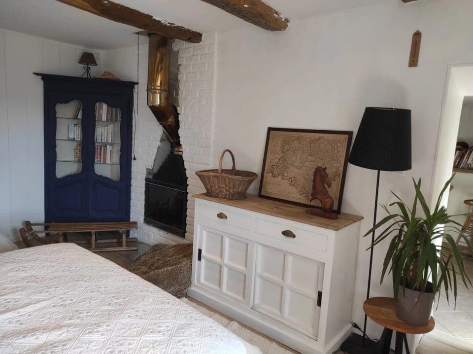 Domaine du Cruvelet Petit Gite | Free cribs/infant beds, free WiFi, bed sheets