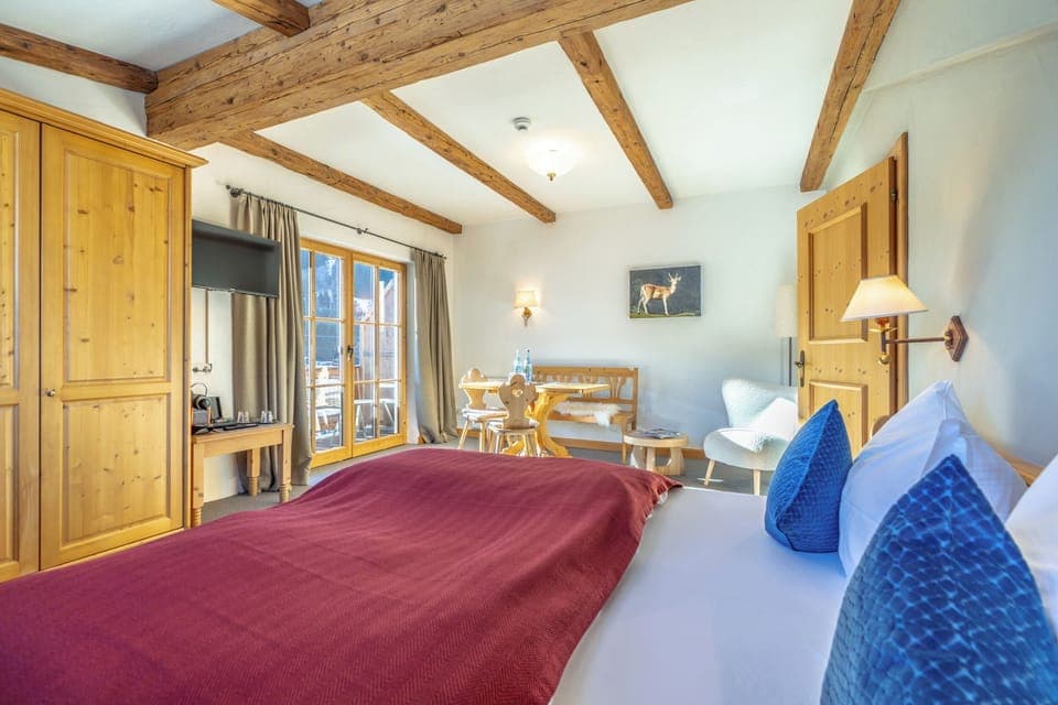 Comfort Suite, 2 Bedrooms | In-room safe, laptop workspace, free WiFi