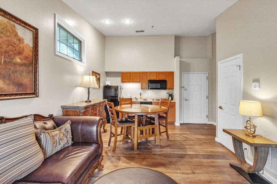 Suite, 1 Bedroom | Living area | Smart TV, streaming services