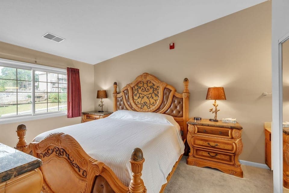 Suite, 1 Bedroom | 1 bedroom, iron/ironing board, free WiFi