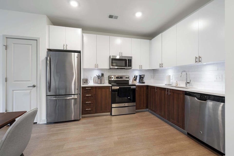 Deluxe Apartment | Private kitchen | Coffee/tea maker