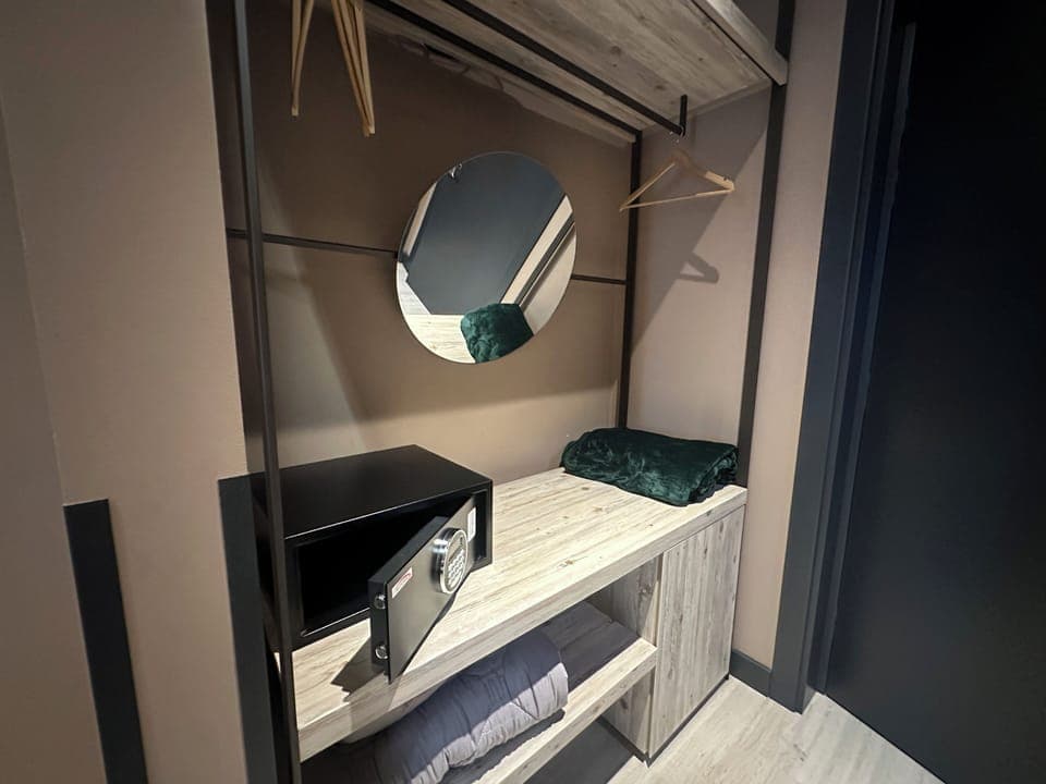 Deluxe Triple Room, 1 Bedroom | Egyptian cotton sheets, premium bedding, minibar, free WiFi