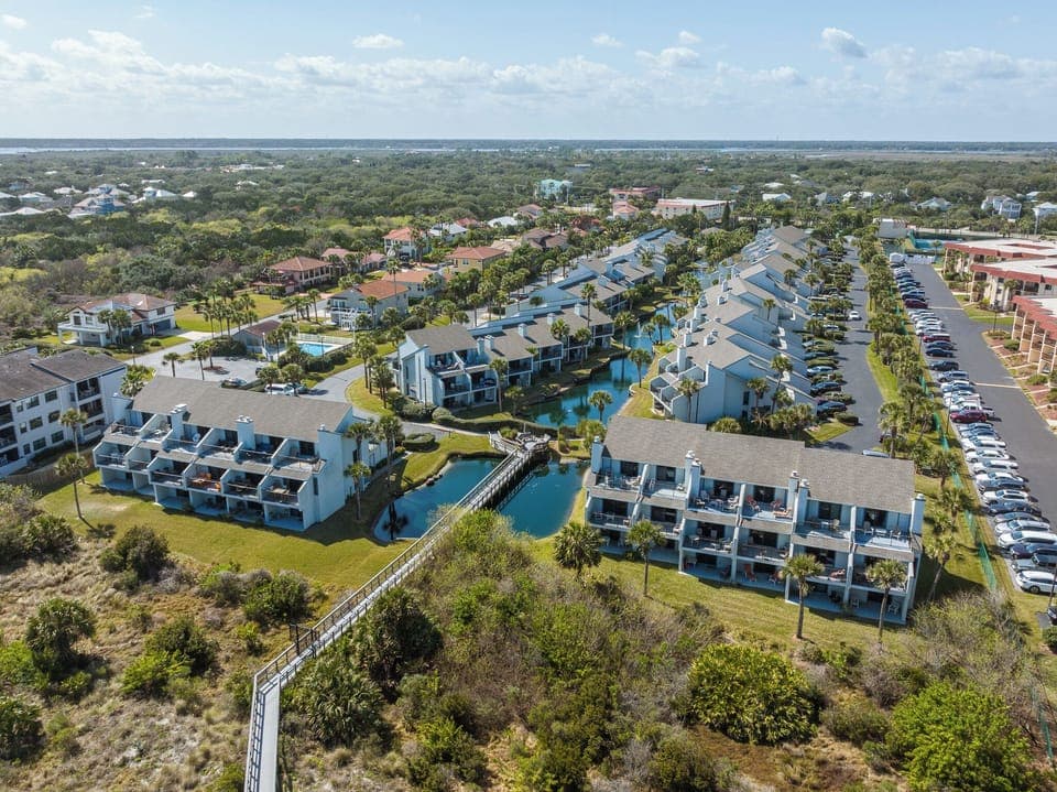 Condo (2 Bedrooms) | Property amenity
