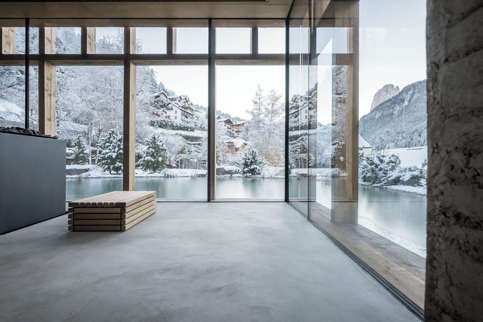 Couples treatment rooms, body treatments, hydrotherapy, aromatherapy