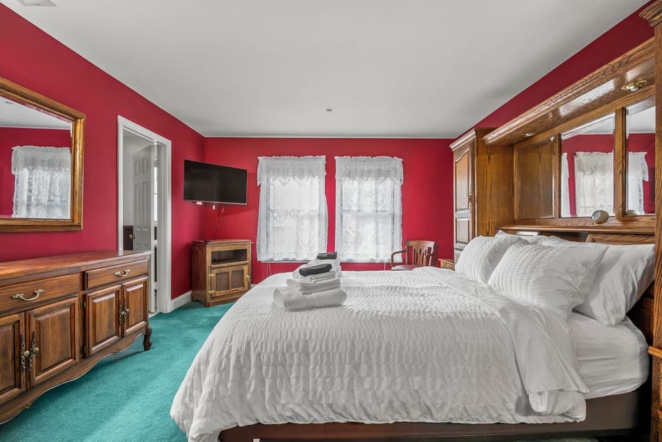 Iron/ironing board, free WiFi