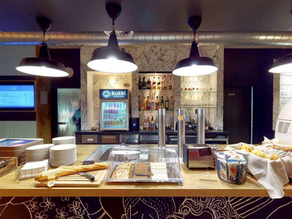 Daily buffet breakfast (EUR 17.5 per person)