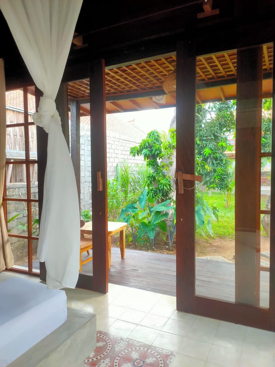 Classic Cabin, Garden View | Desk, laptop workspace, soundproofing, free WiFi