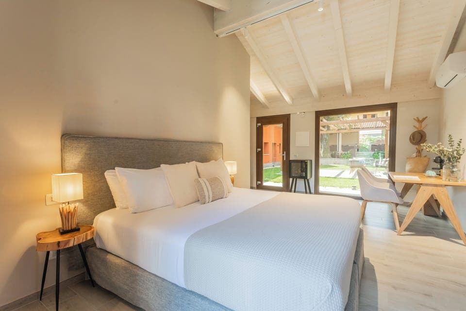 Superior Room | In-room safe, desk, laptop workspace, iron/ironing board