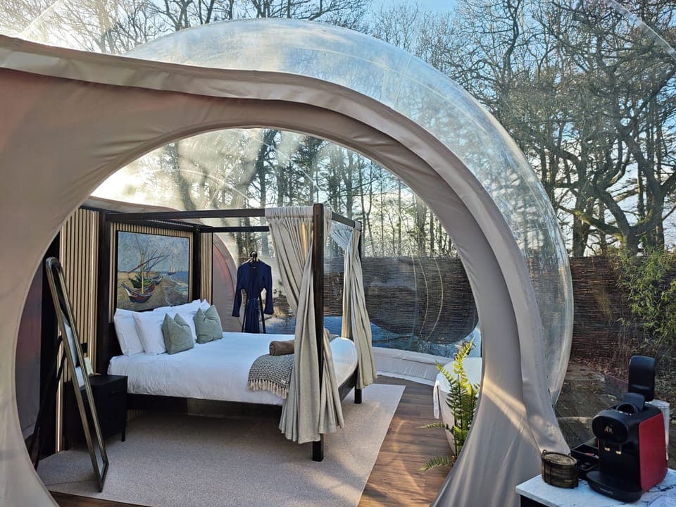 Luxury Cabin, Garden View | 1 bedroom, blackout drapes