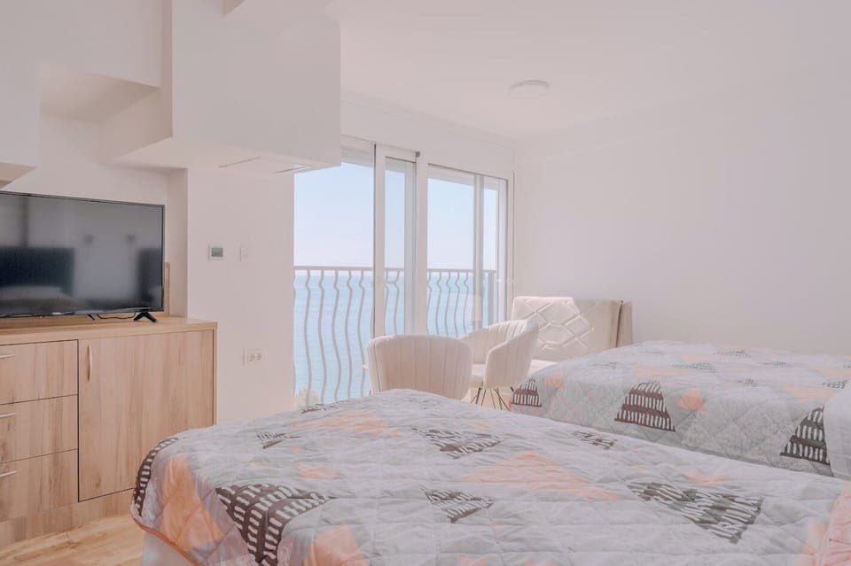 Deluxe Triple Room, Sea View | Free WiFi