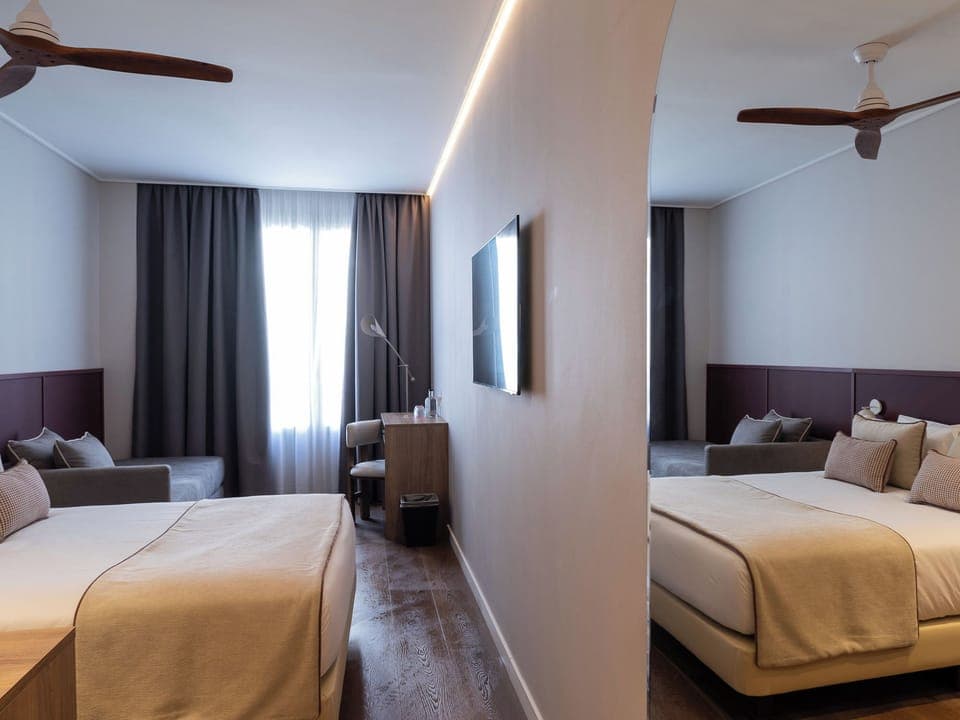 Deluxe Double or Twin Room, City View | Egyptian cotton sheets, premium bedding, down comforters, minibar