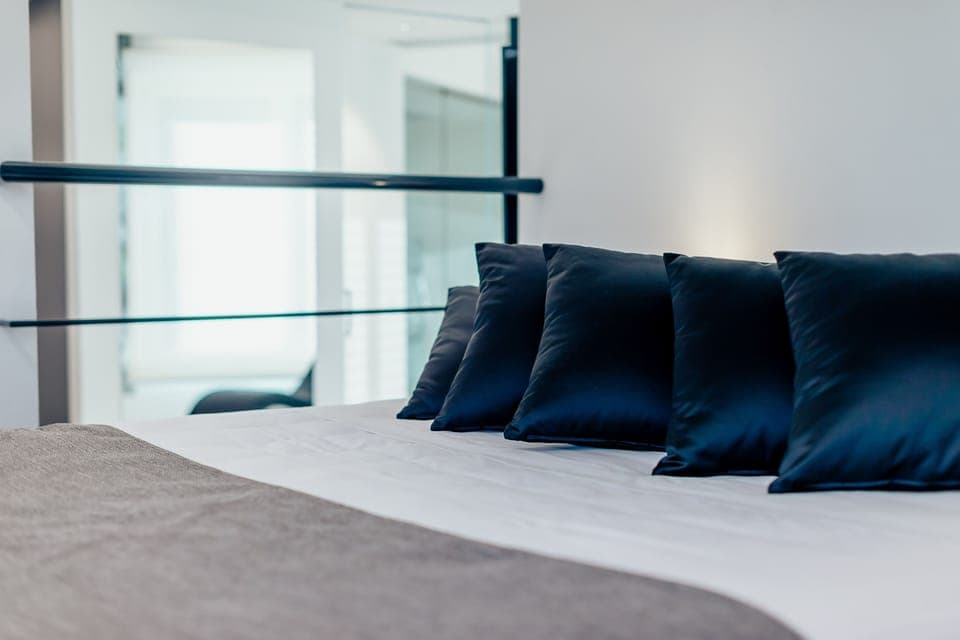 Luxury Studio Suite, 1 King Bed (Direct access) | Premium bedding, down comforters, pillowtop beds, minibar