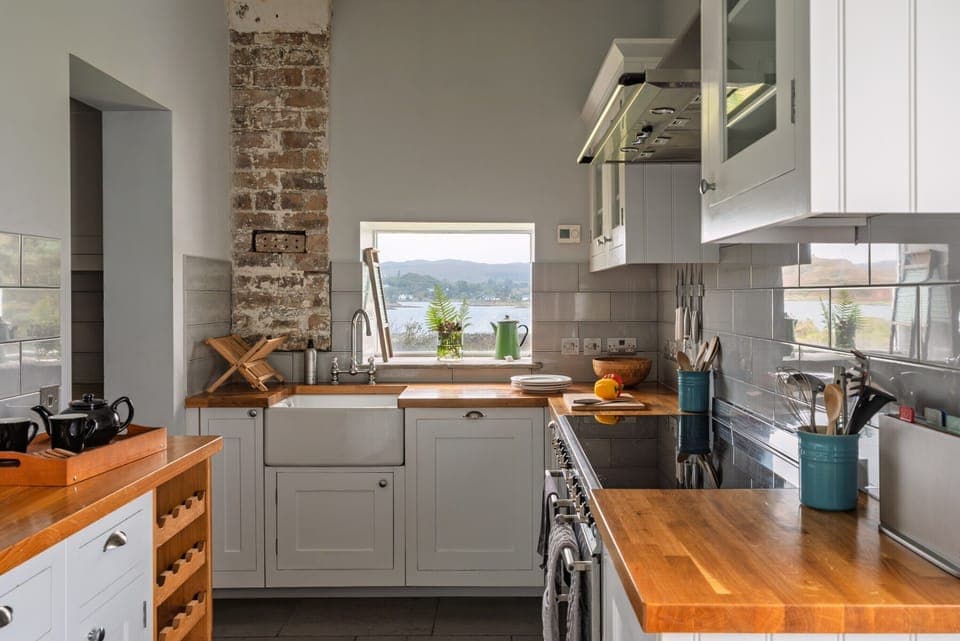 Cottage, 4 Bedrooms | Private kitchen | Fridge, microwave, dishwasher, coffee/tea maker