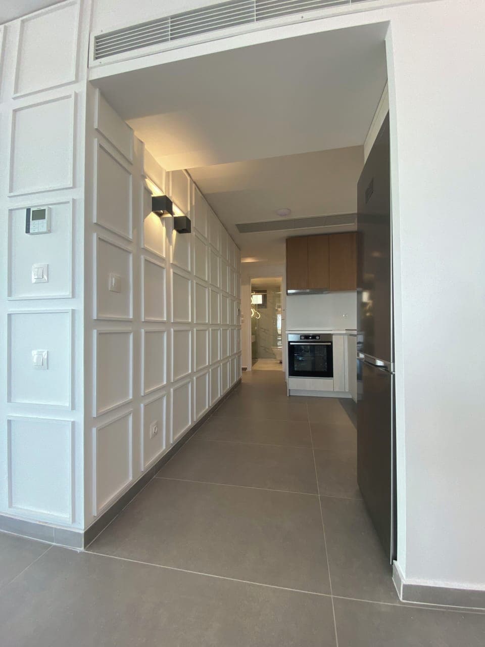 Luxury Suite | Private kitchen | Stovetop, electric kettle, cookware/dishes/utensils