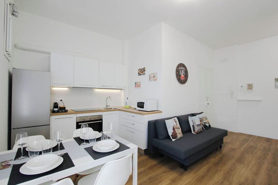 Apartment, Balcony | Private kitchen | Toaster