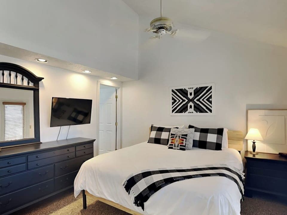 Studio (4 Bedrooms) | Property amenity