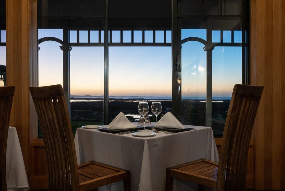 Breakfast and dinner served, ocean views 