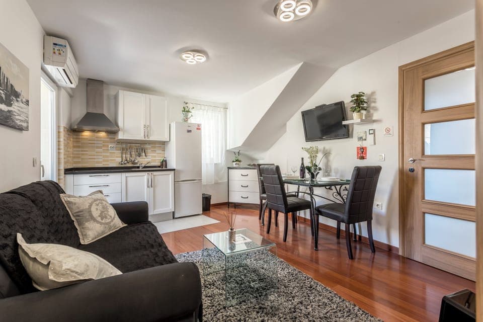 Classic Apartment, 1 Bedroom, Non Smoking | Soundproofing, iron/ironing board, free WiFi