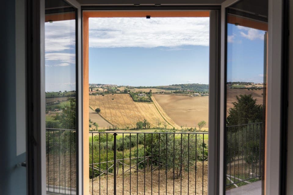 Double Room, Sea View | Desk, laptop workspace, blackout drapes, soundproofing