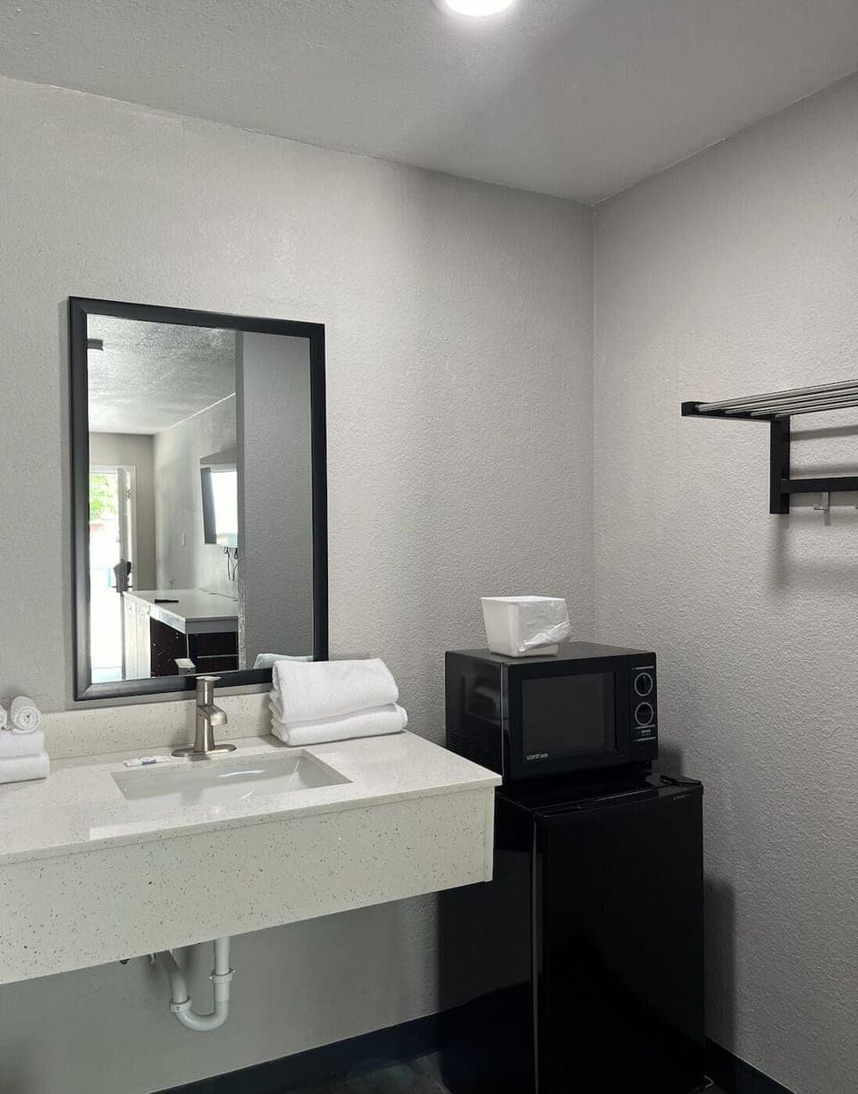 Shower, towels, soap, shampoo