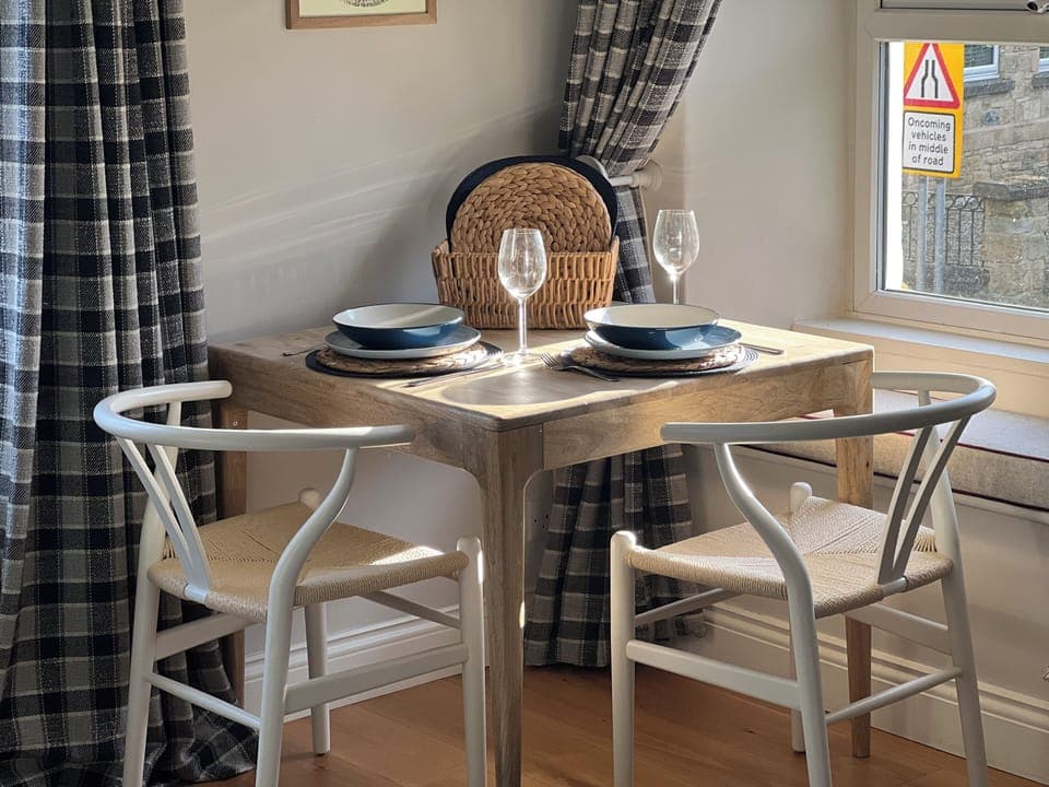 Cottage, 1 Bedroom | Living area | 32-inch LCD TV with cable channels