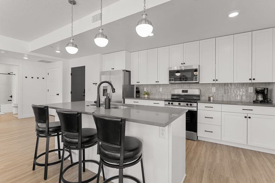 Private kitchen | Fridge, oven, coffee/tea maker, toaster