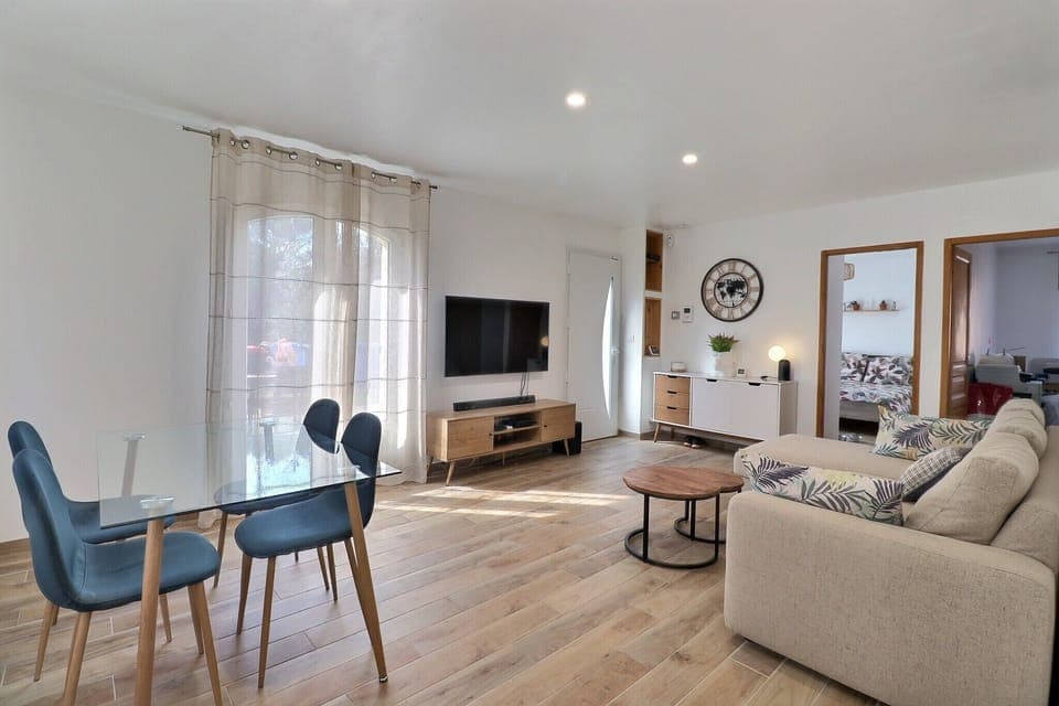 Classic Double Room | Living area | 140-cm LED TV with digital channels