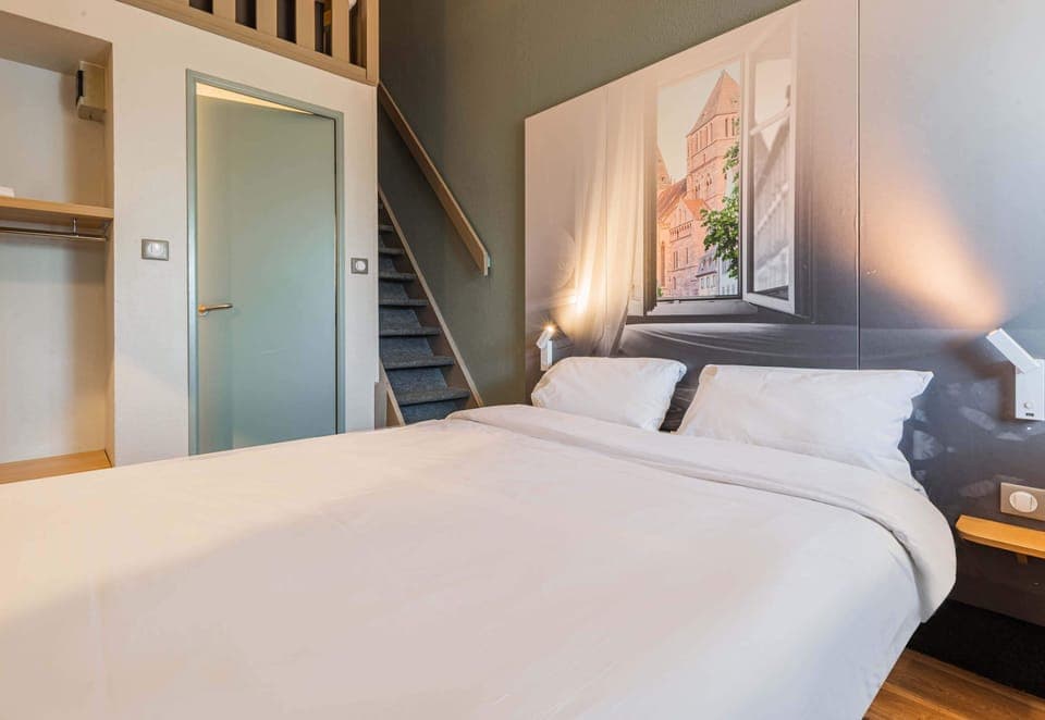 Quadruple Room, Non Smoking | Premium bedding, desk, soundproofing, free WiFi