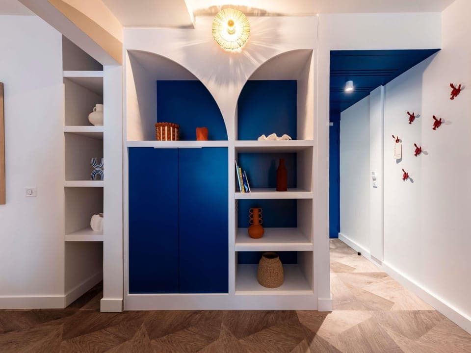 Premium bedding, pillowtop beds, in-room safe, soundproofing