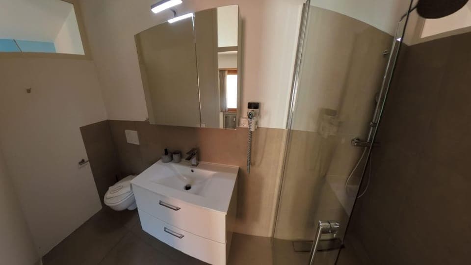 Comfort Quadruple Room | Bathroom | Shower, hair dryer, towels, soap