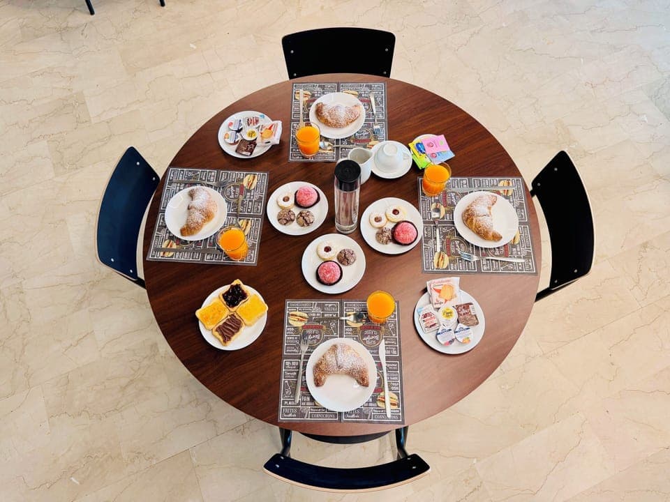 Free daily continental breakfast