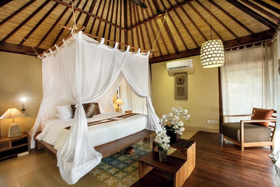 Premium bedding, pillowtop beds, minibar, in-room safe